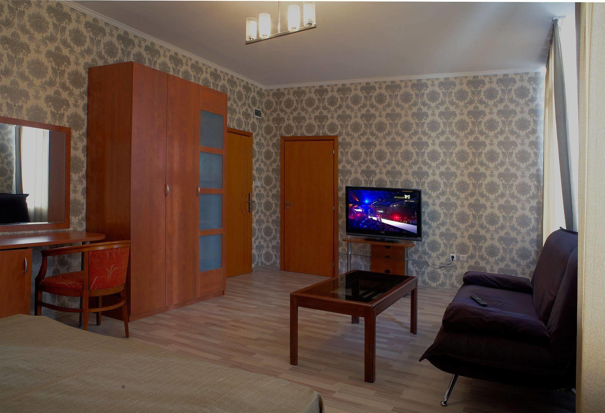 Maxim Boutique Hotel 3*