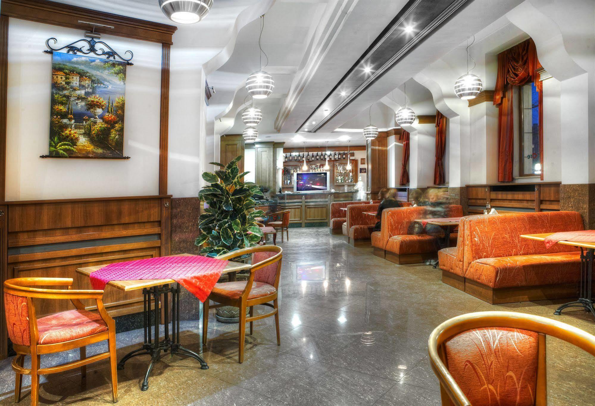 Maxim Boutique Hotel 3*